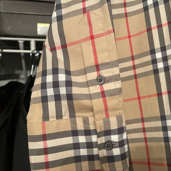 Classic 3/4 Sleeve Burberry Button Down - Picture 5 of 6